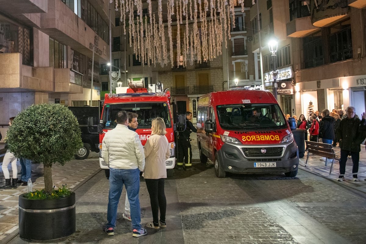 Muere una mujer en el incendio de una vivienda en Loja (Granada) | España