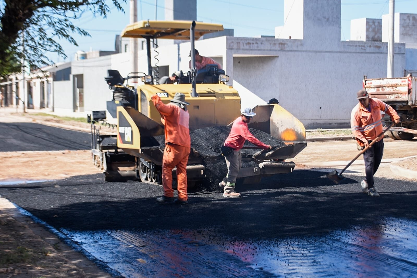 Trabajos de Bacheo en Hormigón en la Avenida Matatín de la Fuente