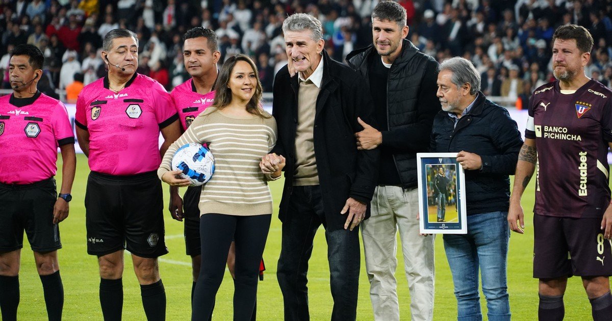 Tras el homenaje de Liga de Quito, el hijo del Patón Bauza contó detalles de la enfermedad del ex DT :: Olé