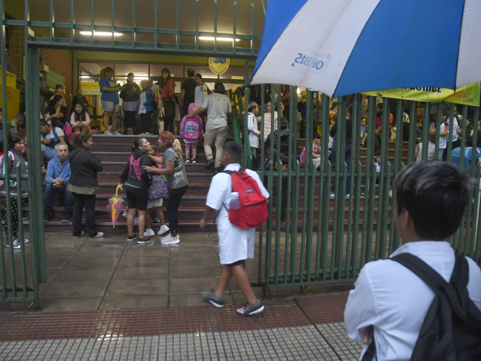 Arrancan las clases en la Ciudad y medio país con tormentas y un paro docente convocado por gremios de la CGT