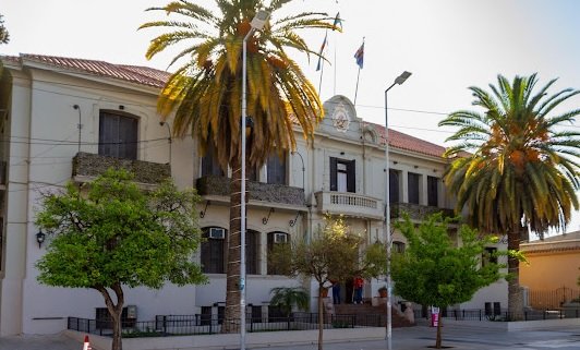 Gobierno paga mañana la Escolaridad en una sola cuota y con aumento