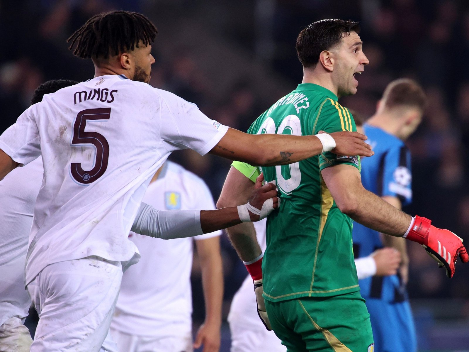 Aston Villa con Dibu Martínez vs Club Brujas, por los octavos de final de la Champions League: minuto a minuto, en directo