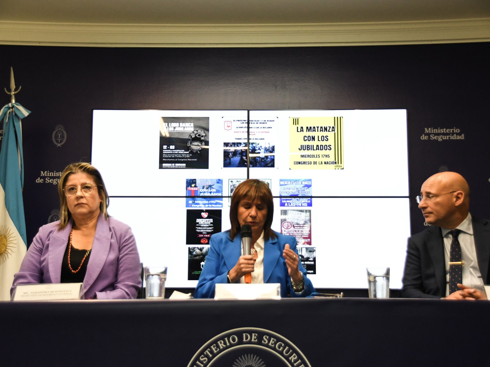 Bullrich le pidió a los clubes la “expulsión inmediata” para los socios presentes en la marcha de los jubilados