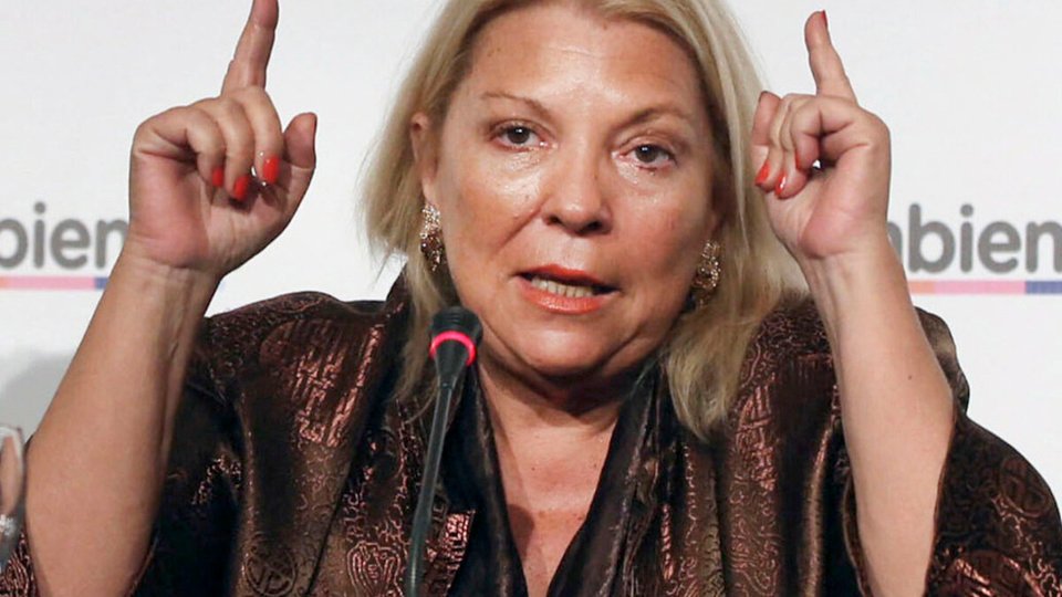 Carrió se mostró a favor del DNU para el acuerdo con el Fondo | Afirmó que si no se firma, se beneficiarán "los grupos devaluacionistas" 