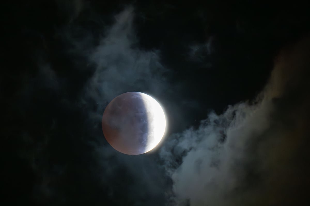 El eclipse lunar total de marzo, la luna roja en imágenes