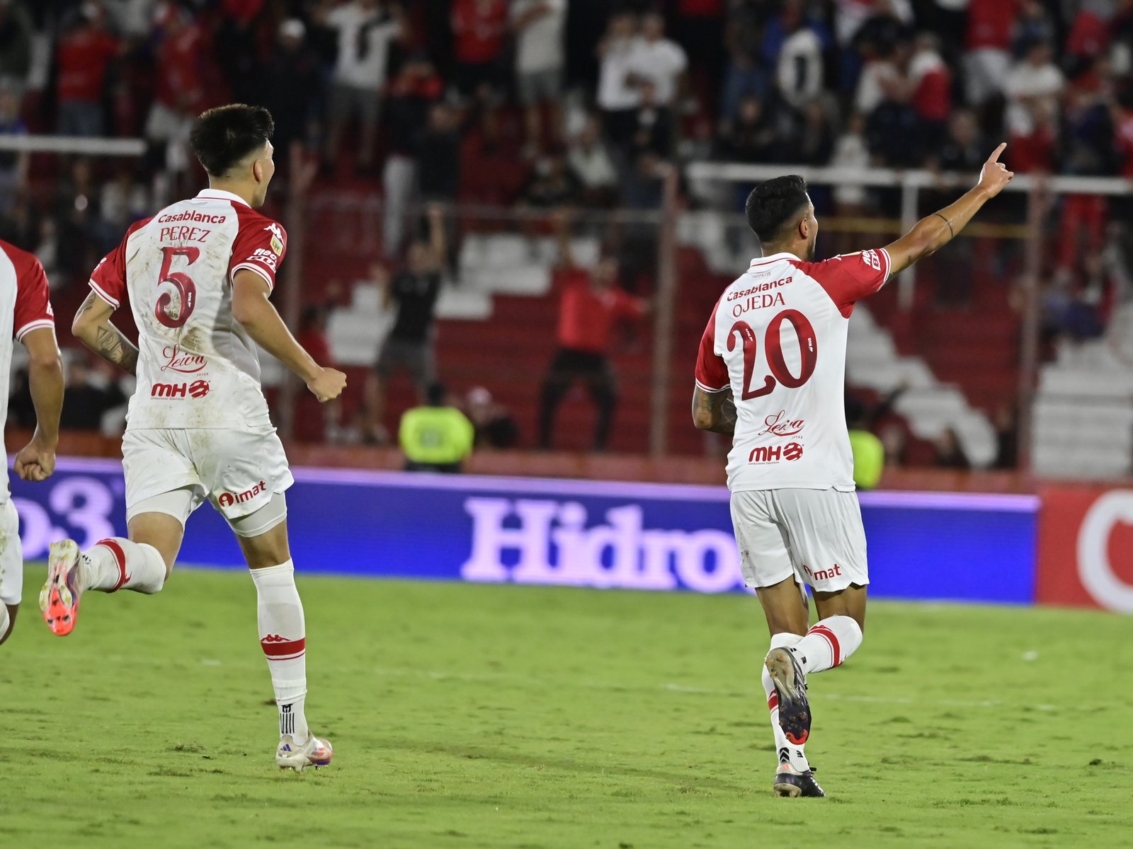 Huracán le ganó a Independiente Rivadavia y se sumó al primer puesto en la Zona A