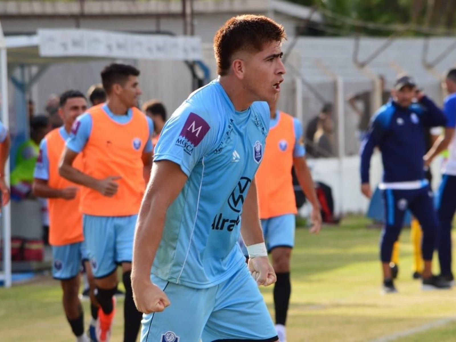 Khalil Caraballo, el goleador de Bolívar que metió una patada voladora en su debut, fue dirigido por Maradona y quiere hacer historia ante River en Copa Argentina