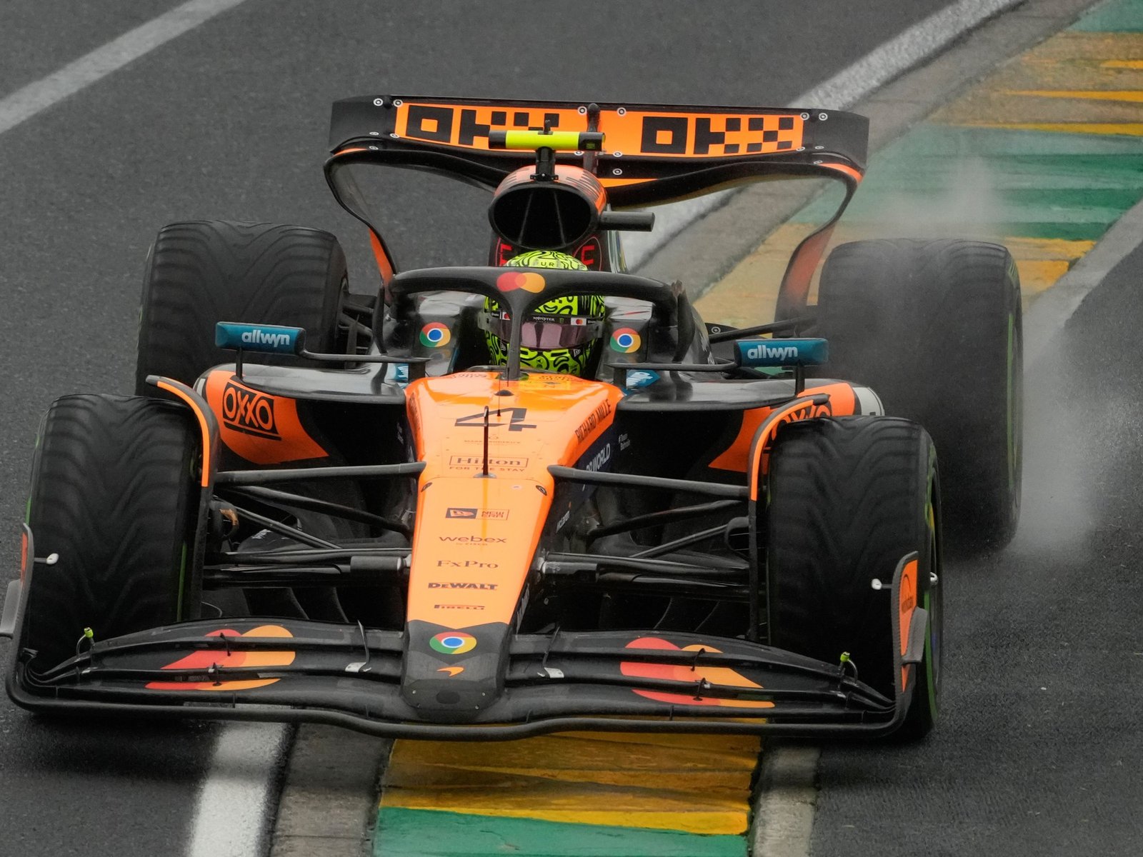 Norris aguantó la patriada de Verstappen y se quedó con un alocado GP de Australia con palos para todos los gustos