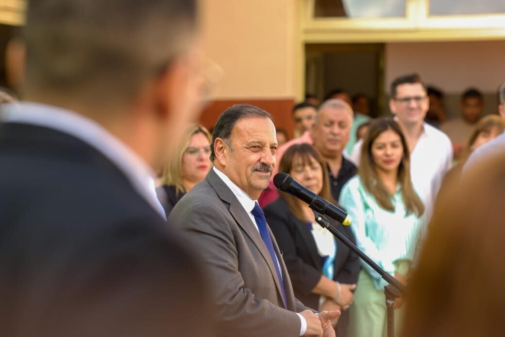 El gobernador Ricardo Quintela volvió a Patquia para constatar la reparación de la escuela N°20 en su regreso a las aulas tras el temporal