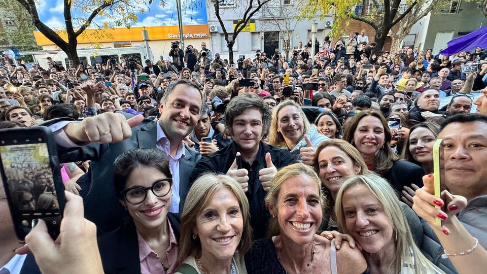 Javier Milei protagoniza la campaña porteña para enfrentar a Mauricio Macri | Nuevos dardos por Ficha Limpia