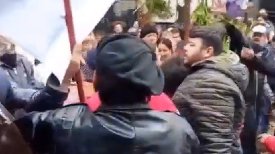 Una protesta de yerbateros irrumpió en un acto de La Libertad Avanza en Misiones