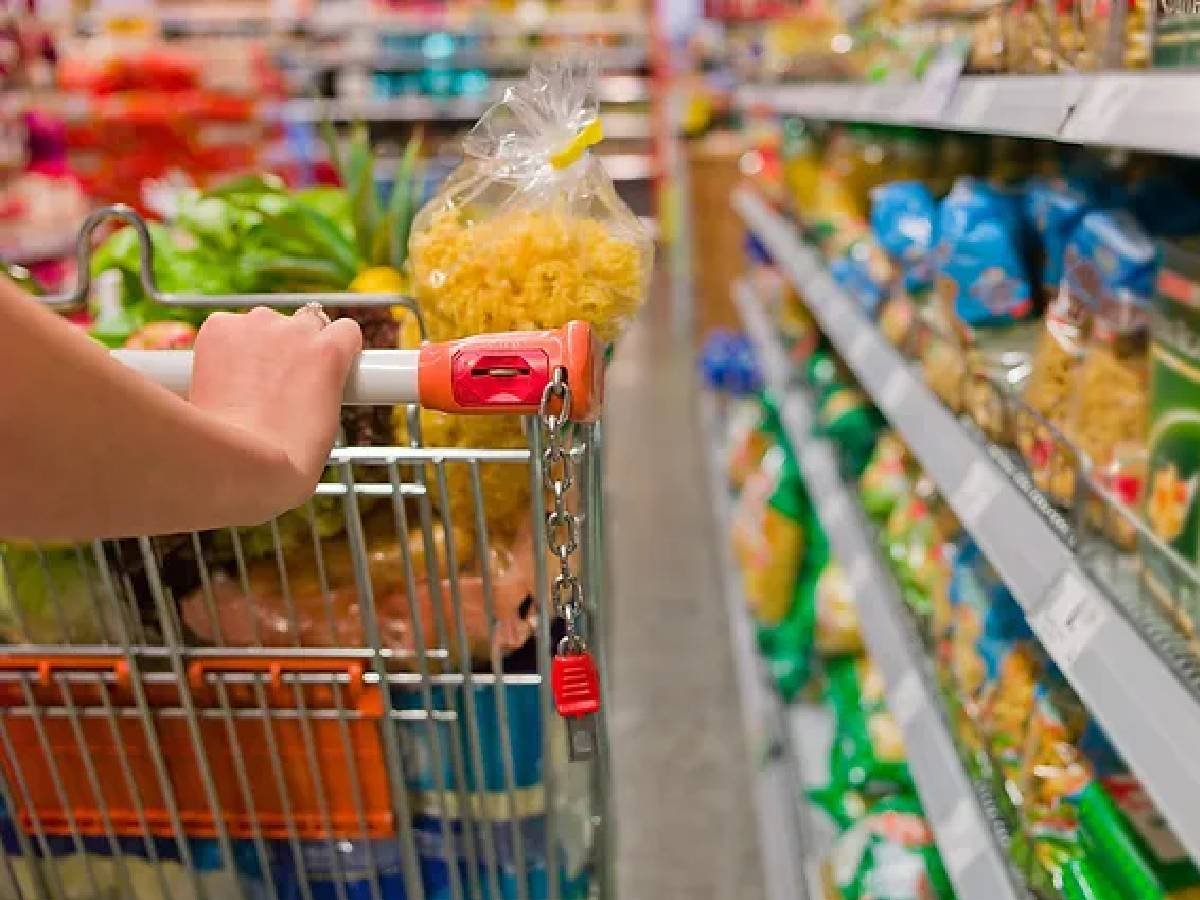 Buscan lograr que los supermercados abran los domingos