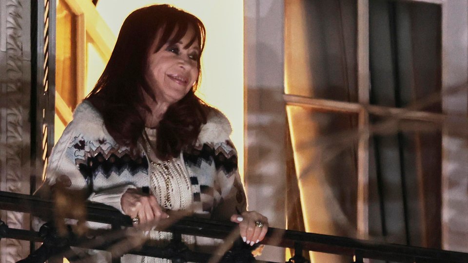 Casación fijó la fecha de audiencia para definir el régimen de visitas de Cristina Kirchner | Mientras cumple prisión domiciliaria en su departamento de Constitución