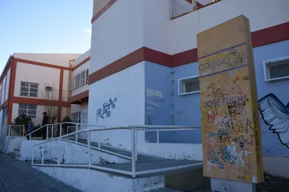 Continúan investigando la amenaza de tiroteo en la Escuela N.º 745