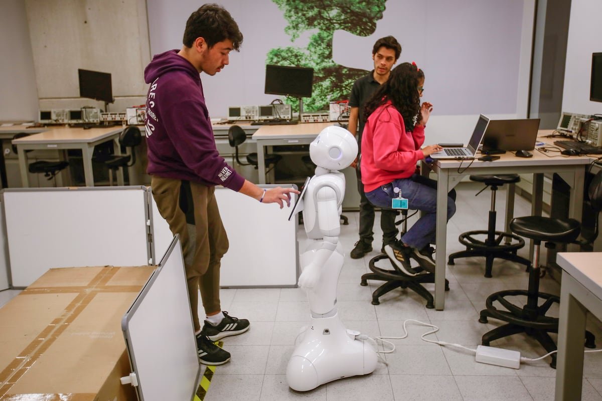 Democracia y disrupción digital: retos para la educación superior iberoamericana | Iberoamérica democracia