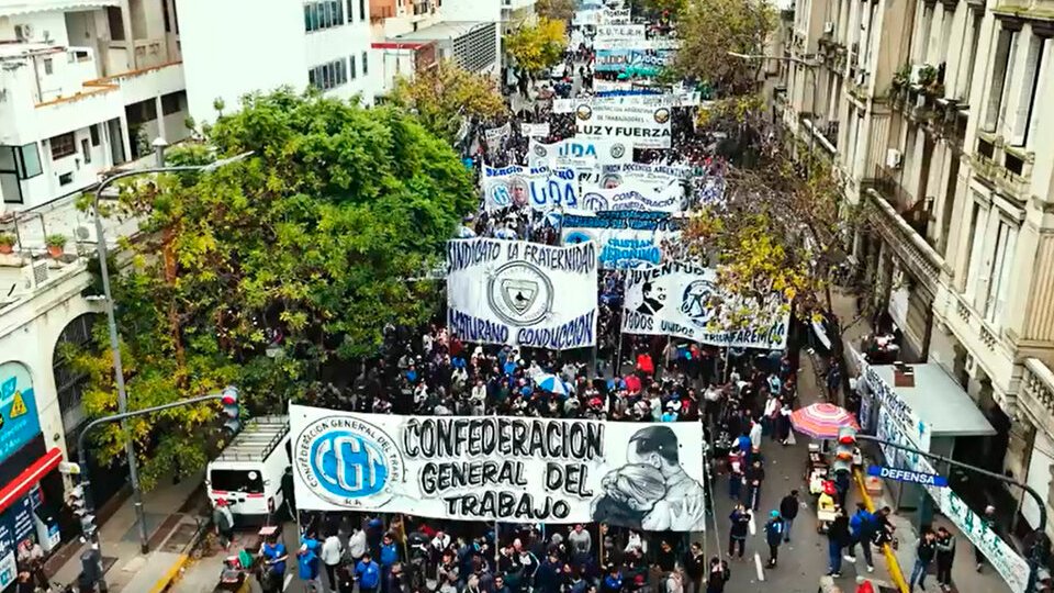 Derecho a huelga: la Justicia suspendió el DNU de Milei
