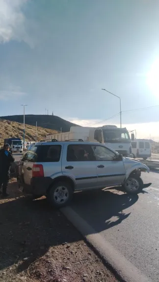 Desperfecto mecánico provocó choque contra el guardarrail en Ruta 3: no hubo heridos