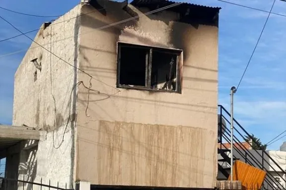 Dramático incendio: una pareja sufrió graves quemaduras tras escapar entre las llamas