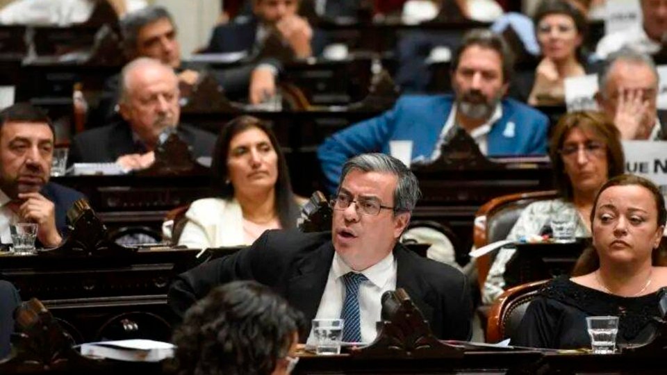 Dura crítica de los diputados de Unión por la Patria al TOF 2 por el cerco a Cristina Kirchner | Advirtieron que el tribunal se entromete en sus funciones legislativas