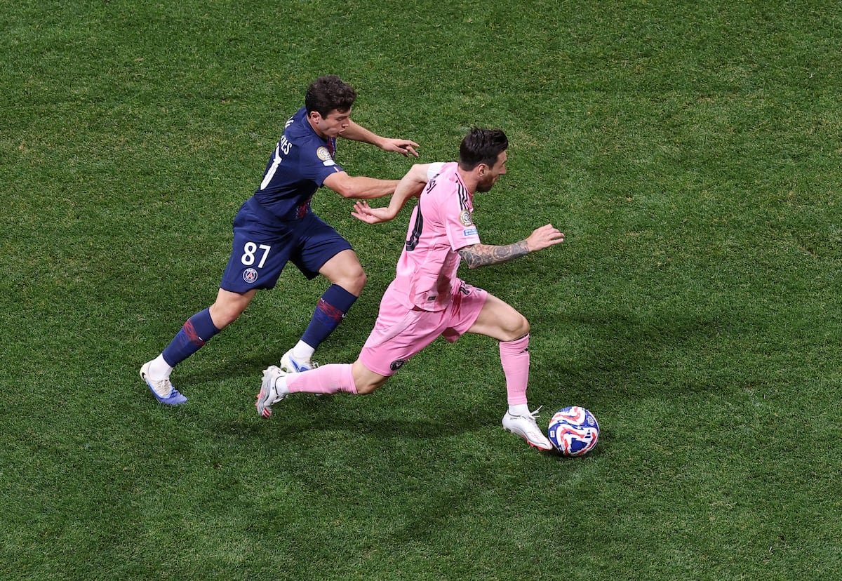Messi frente a Neves, en el partido entre el Inter de Miami y el PSG.
