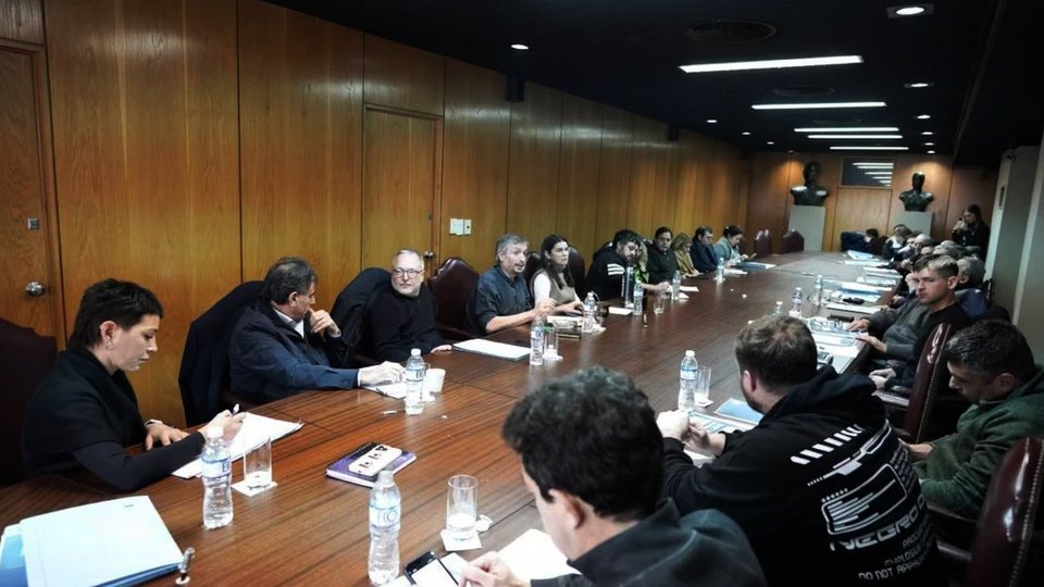 El peronismo dio un primer paso hacia la unidad y armará una campaña con CFK en la centralidad | Encuentro en la sede del Partido Justicialista