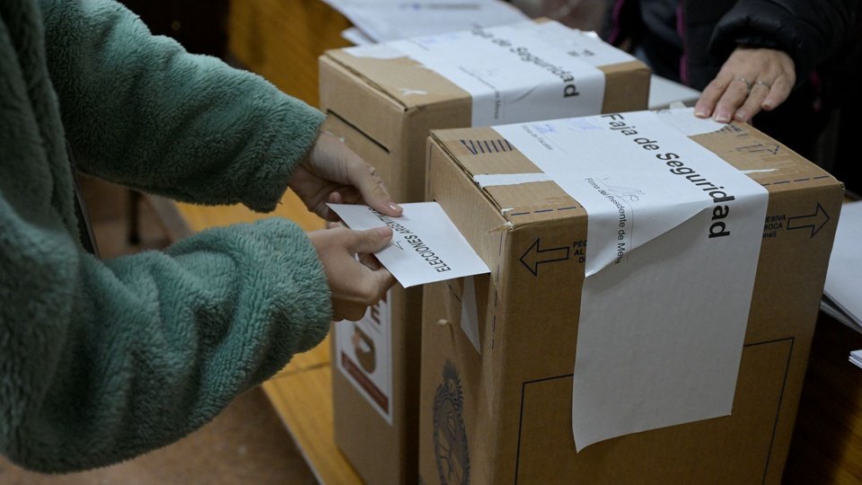 Elecciones 2025 en Santa Fe y Formosa: cerraron los comicios y se esperan los primeros resultados | El minuto a minuto de una nueva jornada electoral