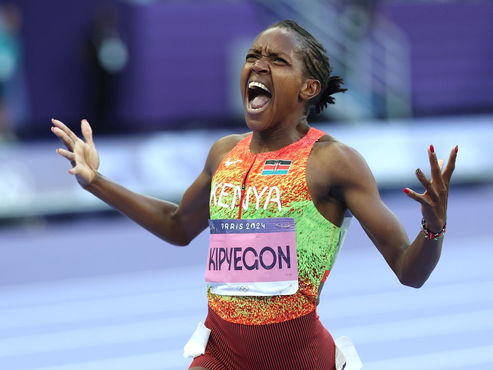 Faith Kipyegon, con unas zapatillas «voladoras», quiere ser la primera mujer en correr la milla en menos de cuatro minutos