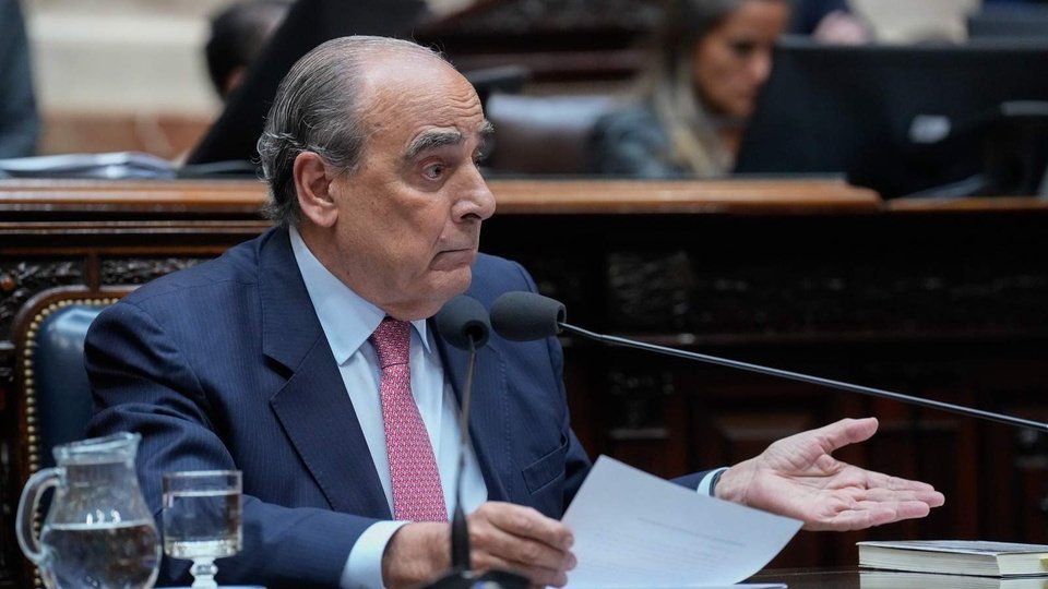 Francos en el Senado para intentar defender el modelo de Milei | Exposición y preguntas opositoras