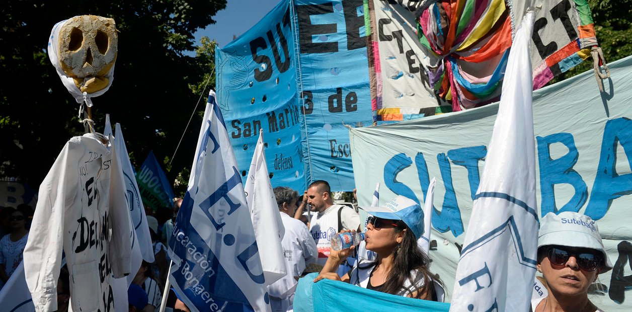 Gremios docentes anunciaron un paro en La Plata tras una ola de ataques violentos de padres a directivos y maestros