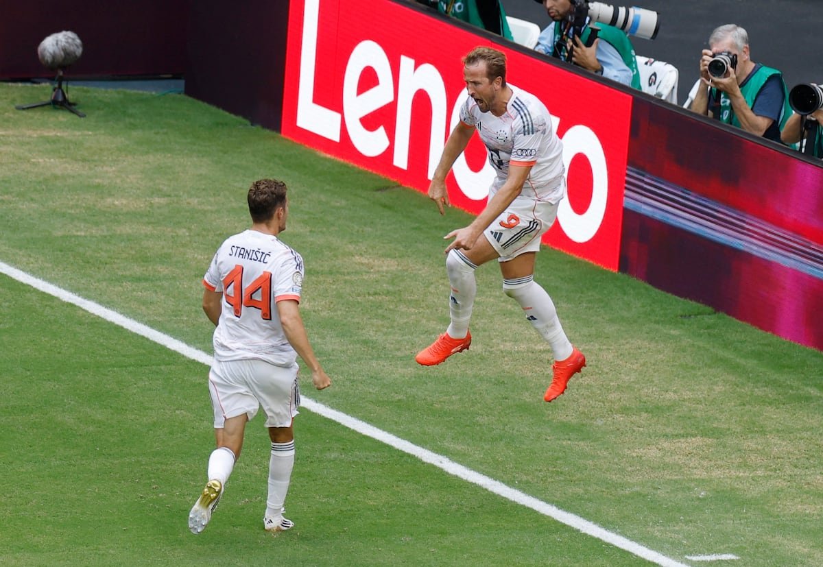 Kane celebra su segundo gol al Flamengo.