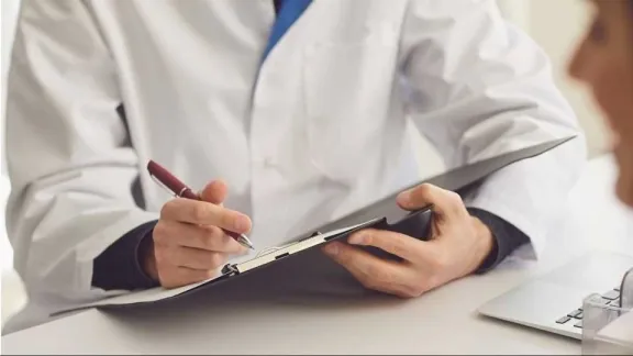 Investigan a un médico por abuso sexual en su consultorio: ya enfrenta otras dos denuncias similares