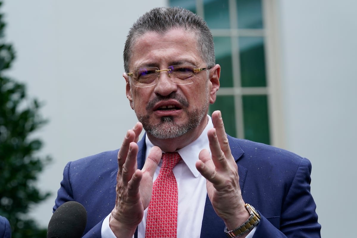La Fiscalía de Costa Rica acusa al presidente Chaves de financiamiento electoral ilegal