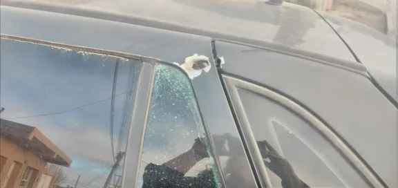 “Le pegaron un balazo a mi coche”, reclamó una vecina del Abásolo