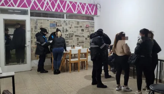 Local nocturno clausurado por funcionar fuera del horario permitido y sin habilitación