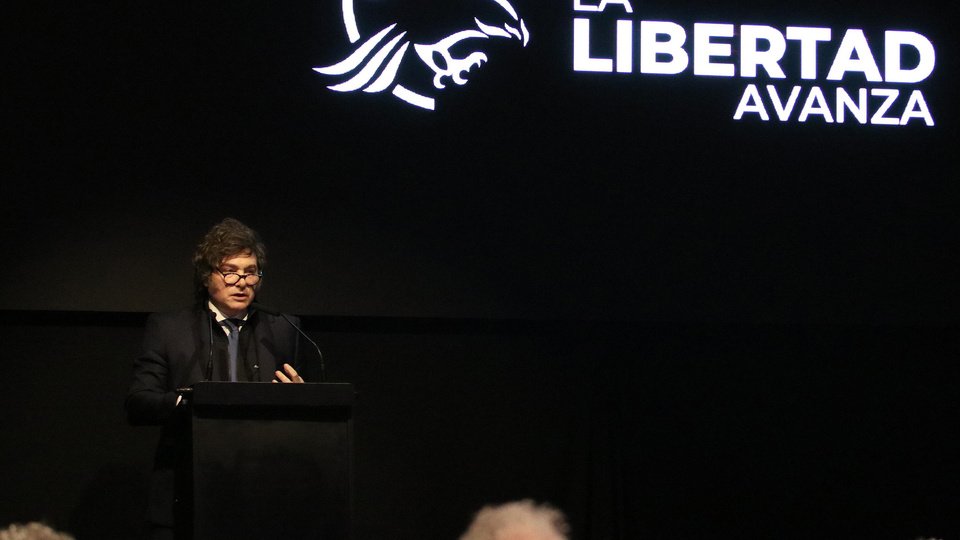 Milei estrenó la campaña libertaria a puro insulto: «En la provincia falta una limpieza de ratas» | El Presidente cerró el Congreso de La Libertad Avanza en La Plata
