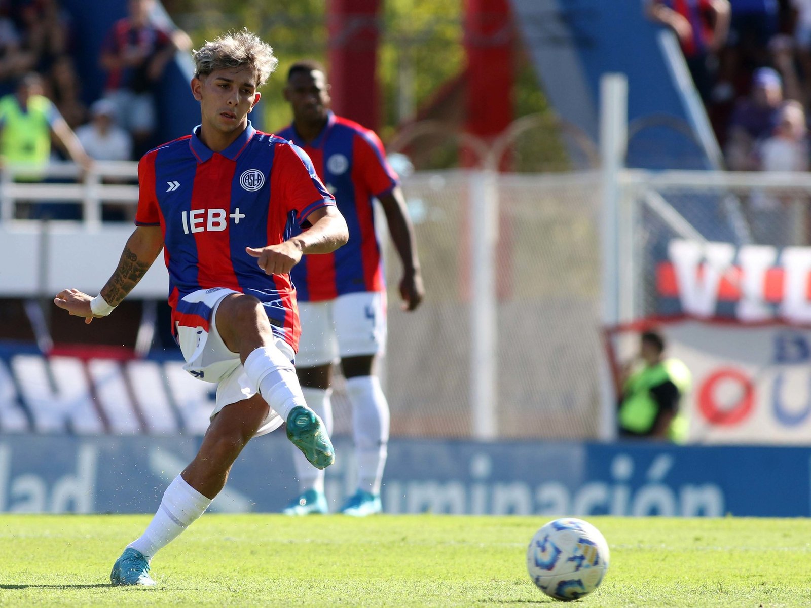 San Lorenzo cerró una venta al fútbol árabe y tendrá un alivio económico para levantar las inhibiciones