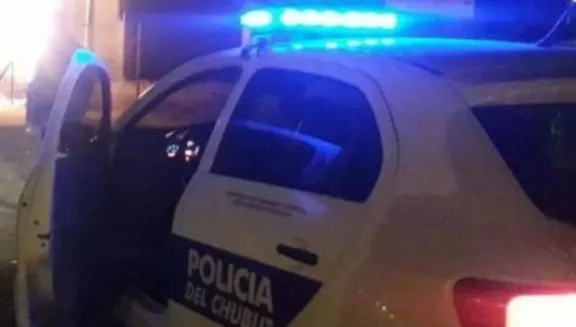 Un auto volcó en acceso a Trelew y sus ocupantes salieron ilesos