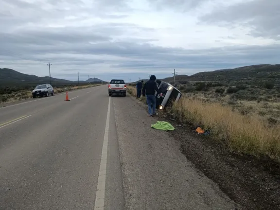 Volcó una camioneta en Ruta 39, camino a Diadema: la conductora fue trasladada al hospital