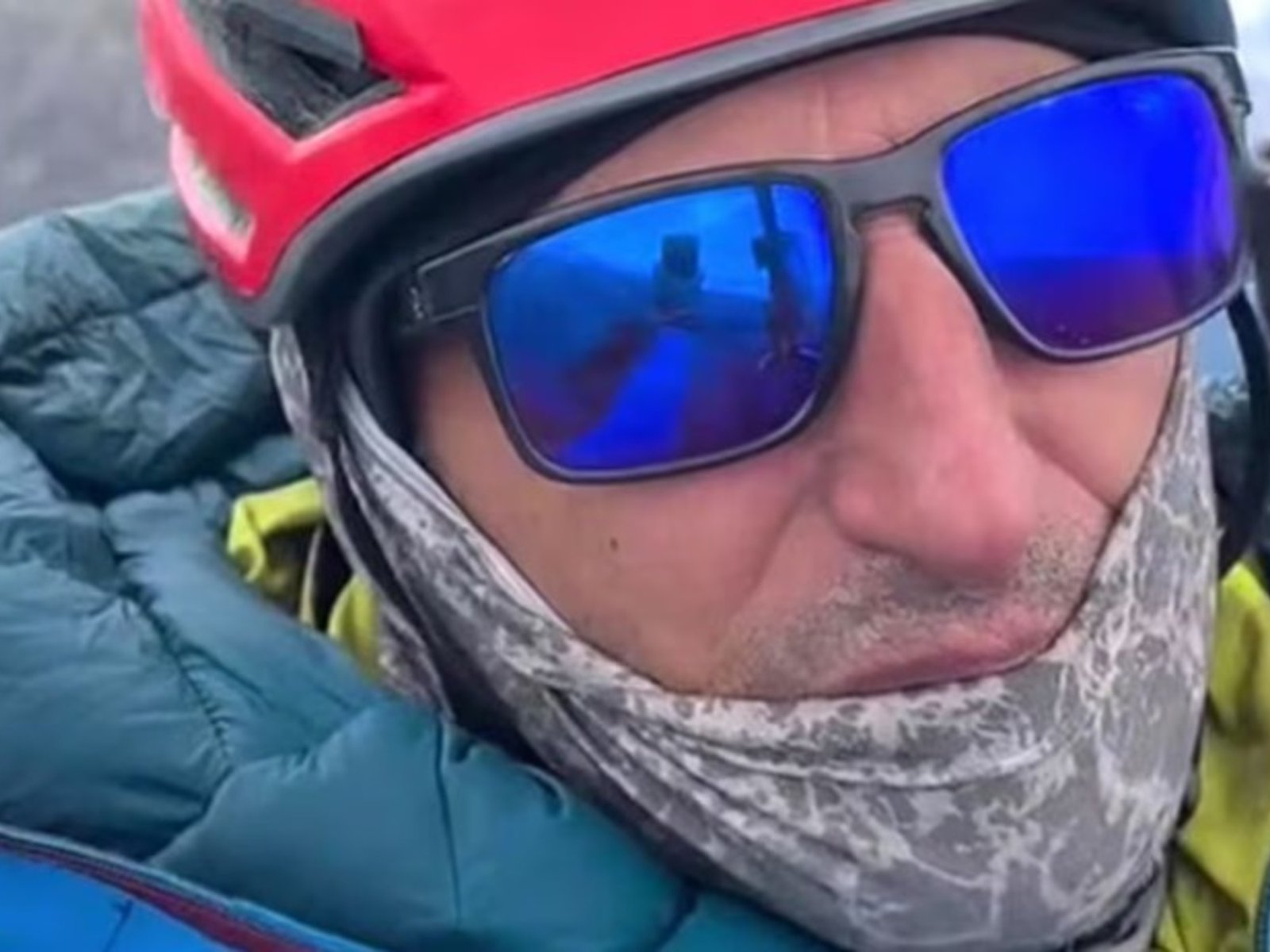 quién es el argentino que buscan en los Alpes tras un accidente con un parapente