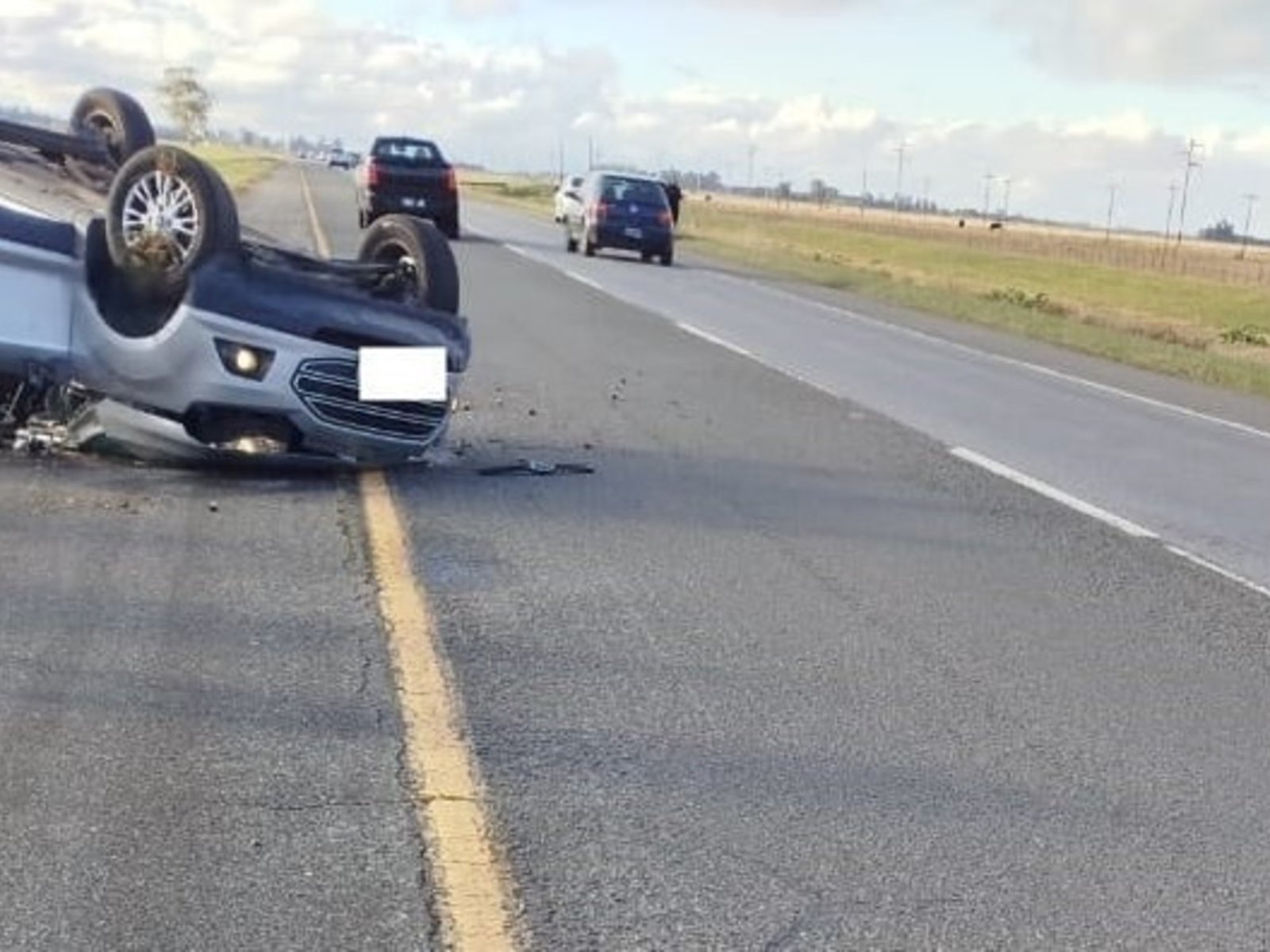 una pareja murió tras volcar con su camioneta