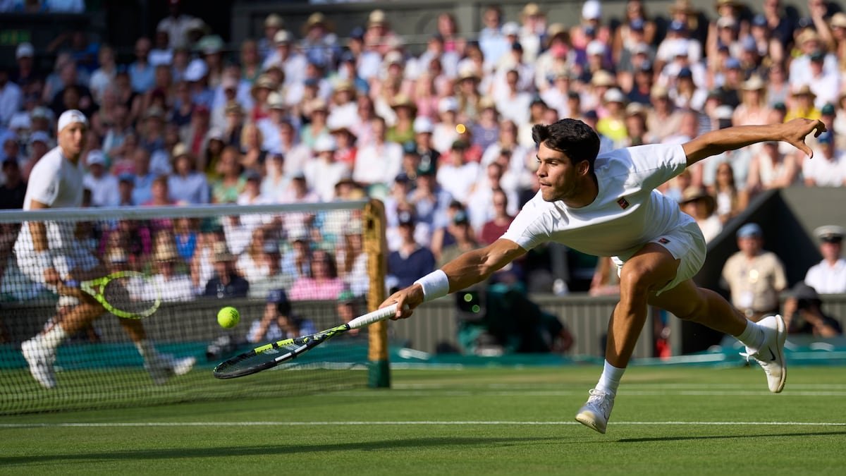 Alcaraz el infranqueable ya pisa los octavos de Wimbledon | Tenis | Deportes