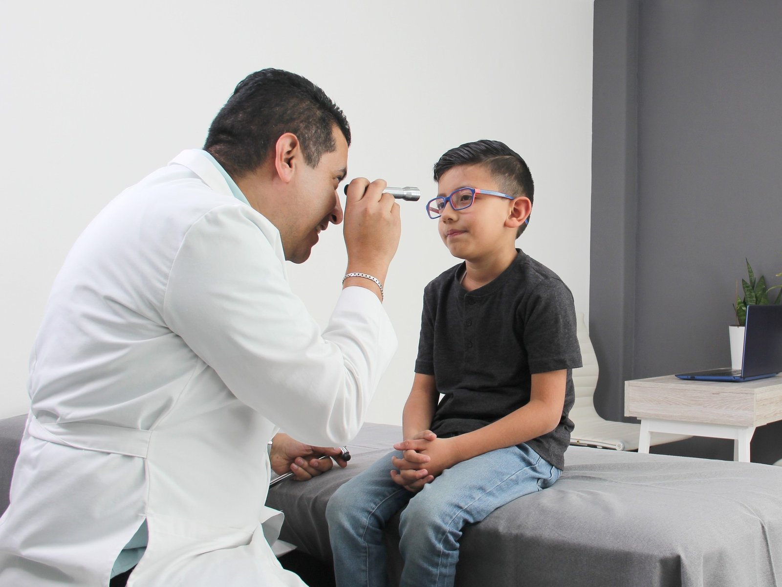 Alerta de pediatras por una adicción en alza en los chicos que se puede potenciar en las vacaciones de invierno