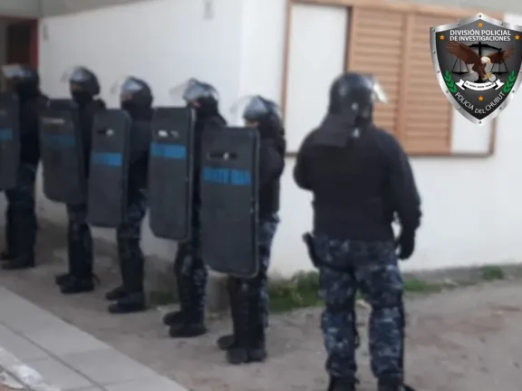 Allanamientos en Rawson: identifican a un sospechoso por robo y violencia de género