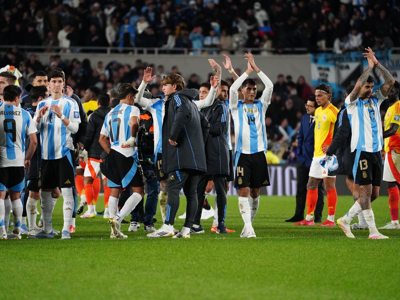 Argentina tuvo balance negativo pero sigue siendo líder, dos selecciones le cortaron distancia y Portugal escaló en el top 10