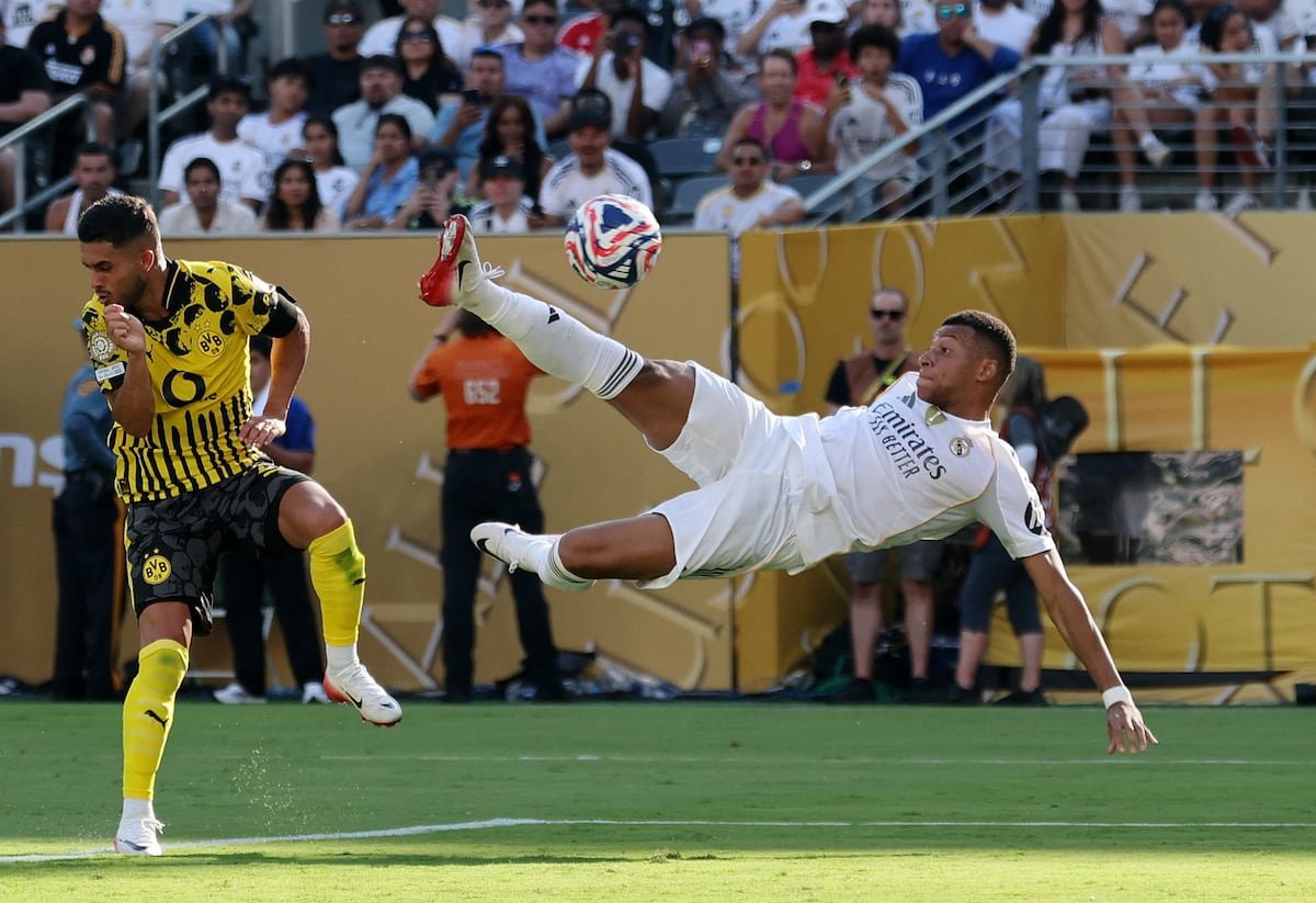Baile con resbalón del Madrid | Mundial de clubes 2025