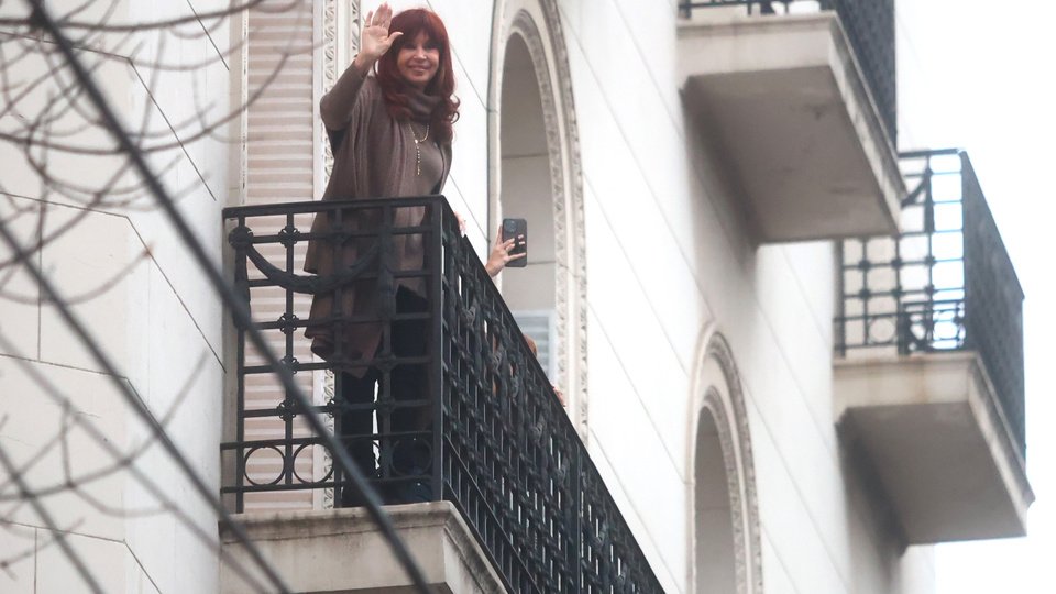 Casación define el lunes próximo sobre las restricciones de la prisión domiciliaria de Cristina Kirchner | La Sala IV rechazó un recurso de la fiscalía general para postergar la fecha de la audiencia