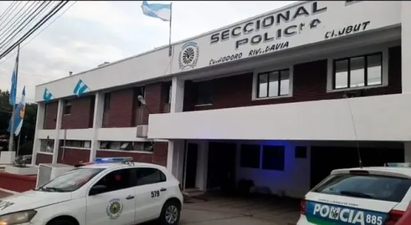 Comodoro: dos personas heridas tras un incendio en la Seccional Segunda