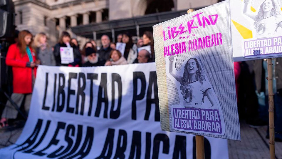 Con detenciones y allanamientos, Bullrich y Espert desataron el horror show de la persecución política | Ya suman cinco los militantes peronistas presos, incluída una concejal de Quilmes