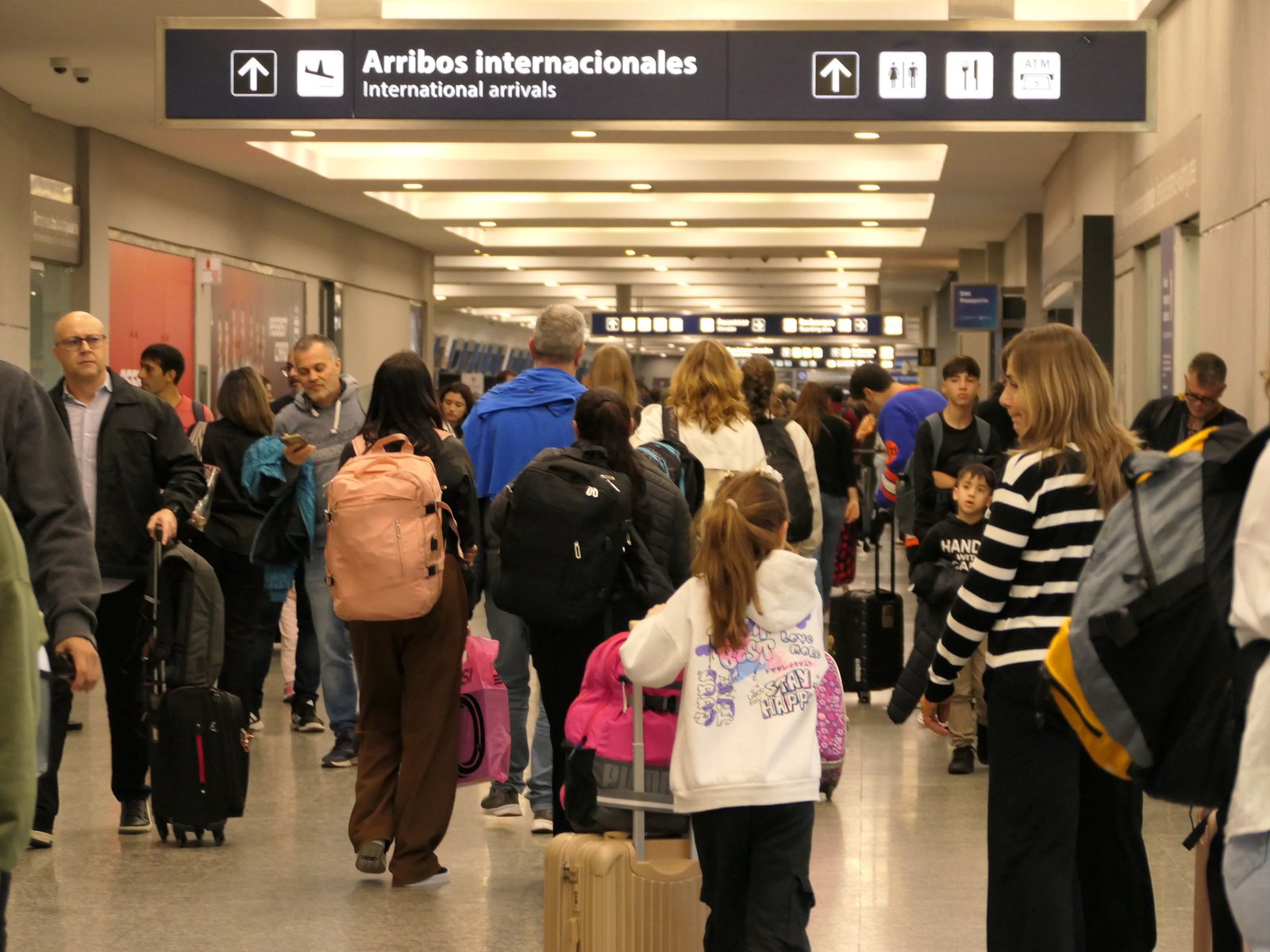 Con el hall lleno y con algo de incertidumbre por una asamblea gremial, arrancó el éxodo de vacaciones de invierno en Aeroparque