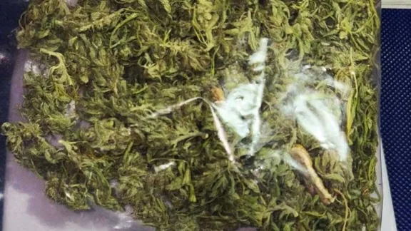 Conducía sin licencia, dio positivo en alcoholemia y le encontraron marihuana